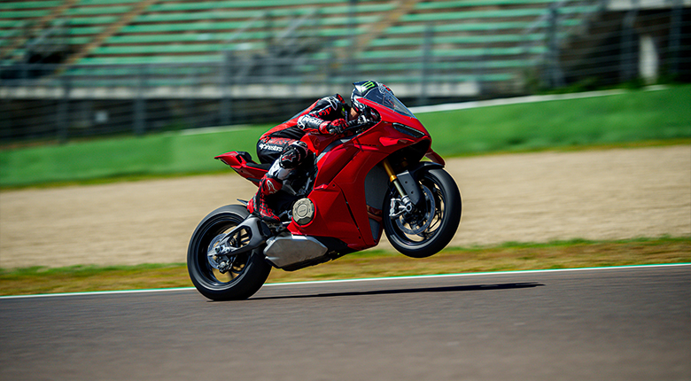 The-New-Ducati-Panigale-V4-The-Apex-of-Superbiking-Excellence.jpg