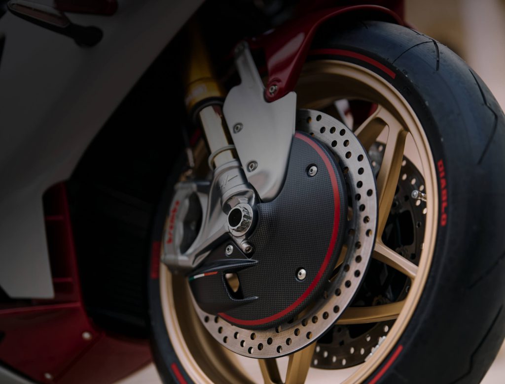 Why-the-New-MV-Agusta-Superveloce-1000-Serie-Oro.jpg