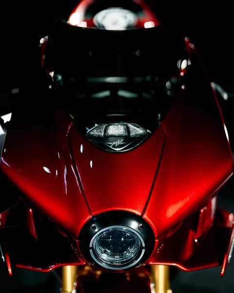 Why-the-New-MV-Agusta-Superveloce-1000-Serie-Oro.jpg