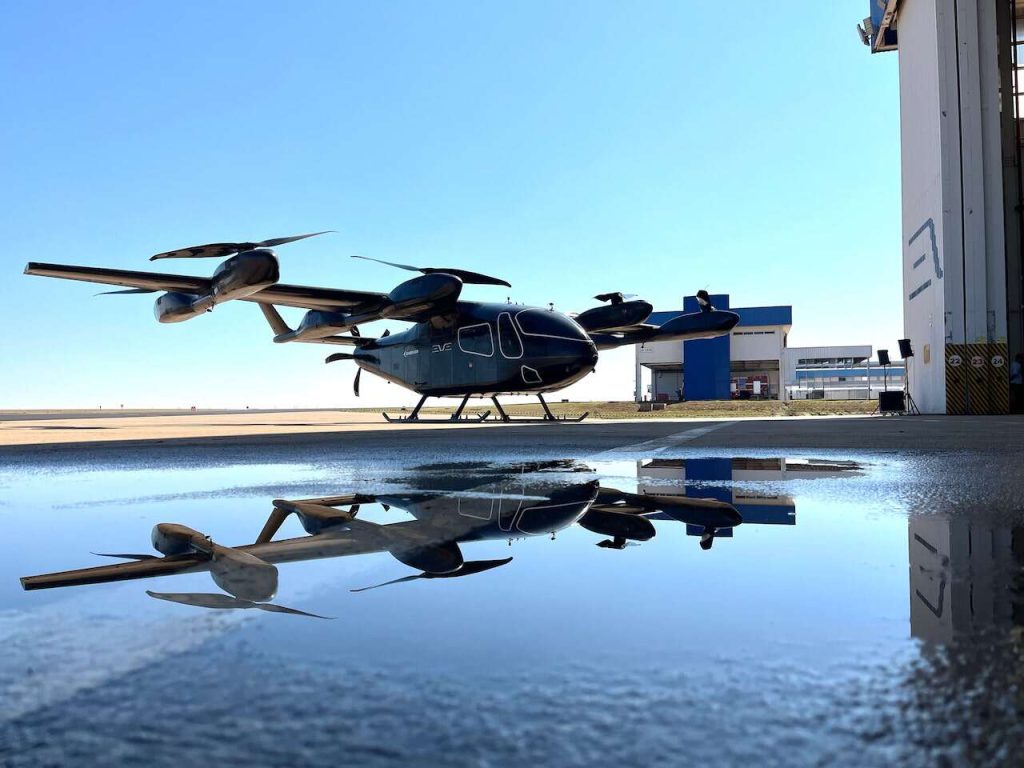 4 / 4 – How Eve Air Mobility is Transforming New Urban Flight-LivingWithGravity-4.webp