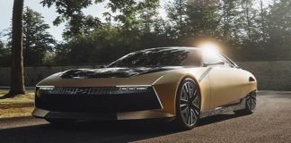 DS-Automobiles-New-SM-TRIBUTE-The-Rebirth-of-a-Classic-LivingWithGravity-Cover.jpg