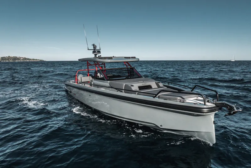 Introduction to New BRABUS Shadow 1000: A Marine Masterpiece