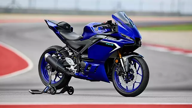 2025-Yamaha-YZF-R3-AFresh-Look-and-New-Features-LivingWithGravity.webp
