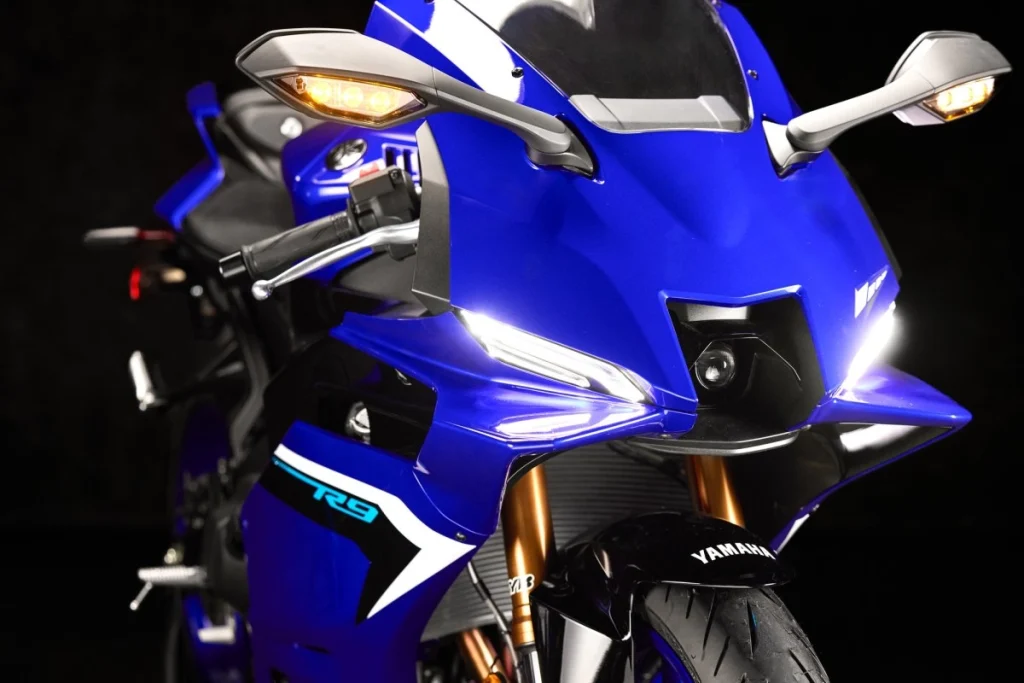 Yamaha-Introduces-the-YZF-R9-A-New-Supersport-Motorcycle-LivingWithGravity.webp