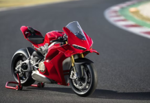 How Ducati’s DVO & Race eCBS Transform the New Panigale V4 2025_Ducati_Panigale_V4.png
