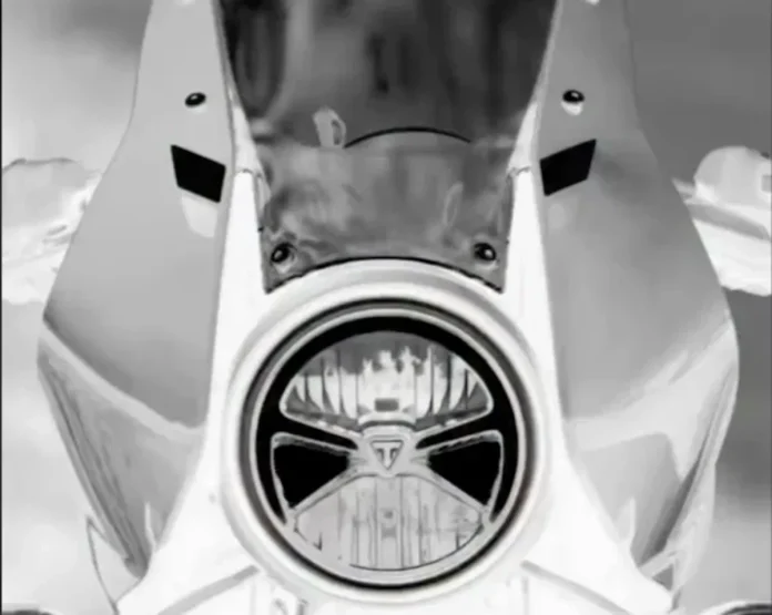 Triumph-Thruxton-400-cov.webp